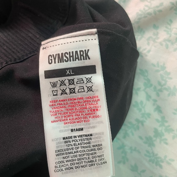🦈 Gymshark sports bra 🦈 - Picture 3 of 3